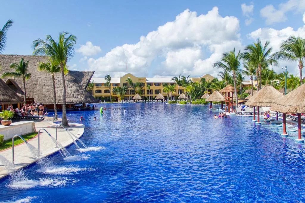 Barceló Maya Palace: another view